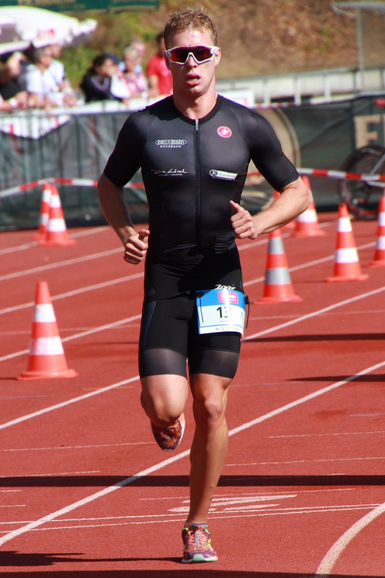 Vincent Größer auf Platz 5 bei Deutschen Meisterschaften im Triathlon